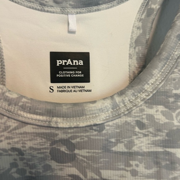 Prana Gray and White Fitted Crop Tank Top - Picture 2 of 4